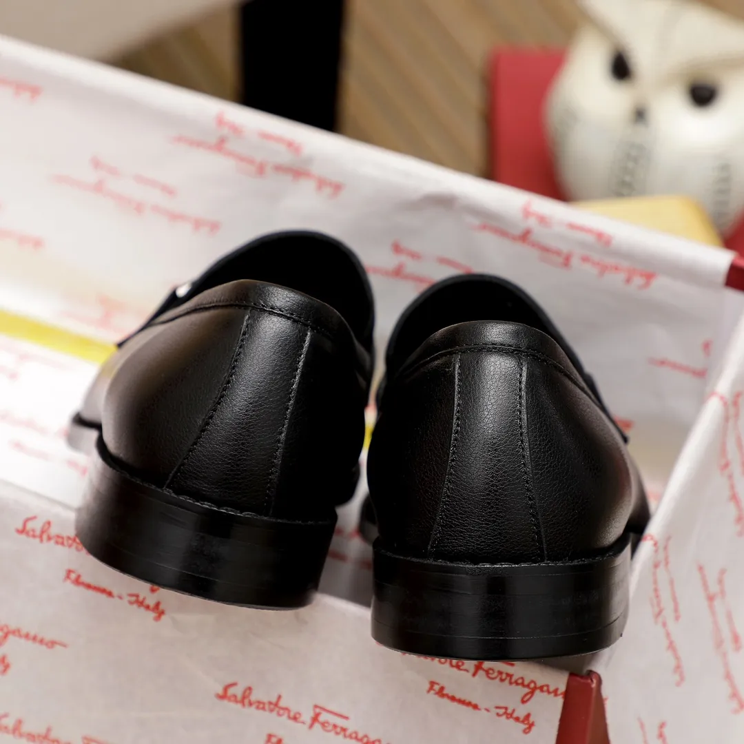 Factory price 420 🔥Ferragamo's new men's casual slip-on shoes🇨🇳Official website original 1:1 mold opening, original quality💯Fine workmanship, high-end luxury☘The upper is made of imported Italian first-layer cowhide🌴🐑leather lining🍓Rubber wear-resistant and non-slip outsole, breathable and comfortable to wear🍍The first choice for high-end men🍉Black, size 38-45